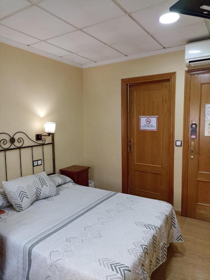 Hotel Beatriz Burriana Bagian luar foto