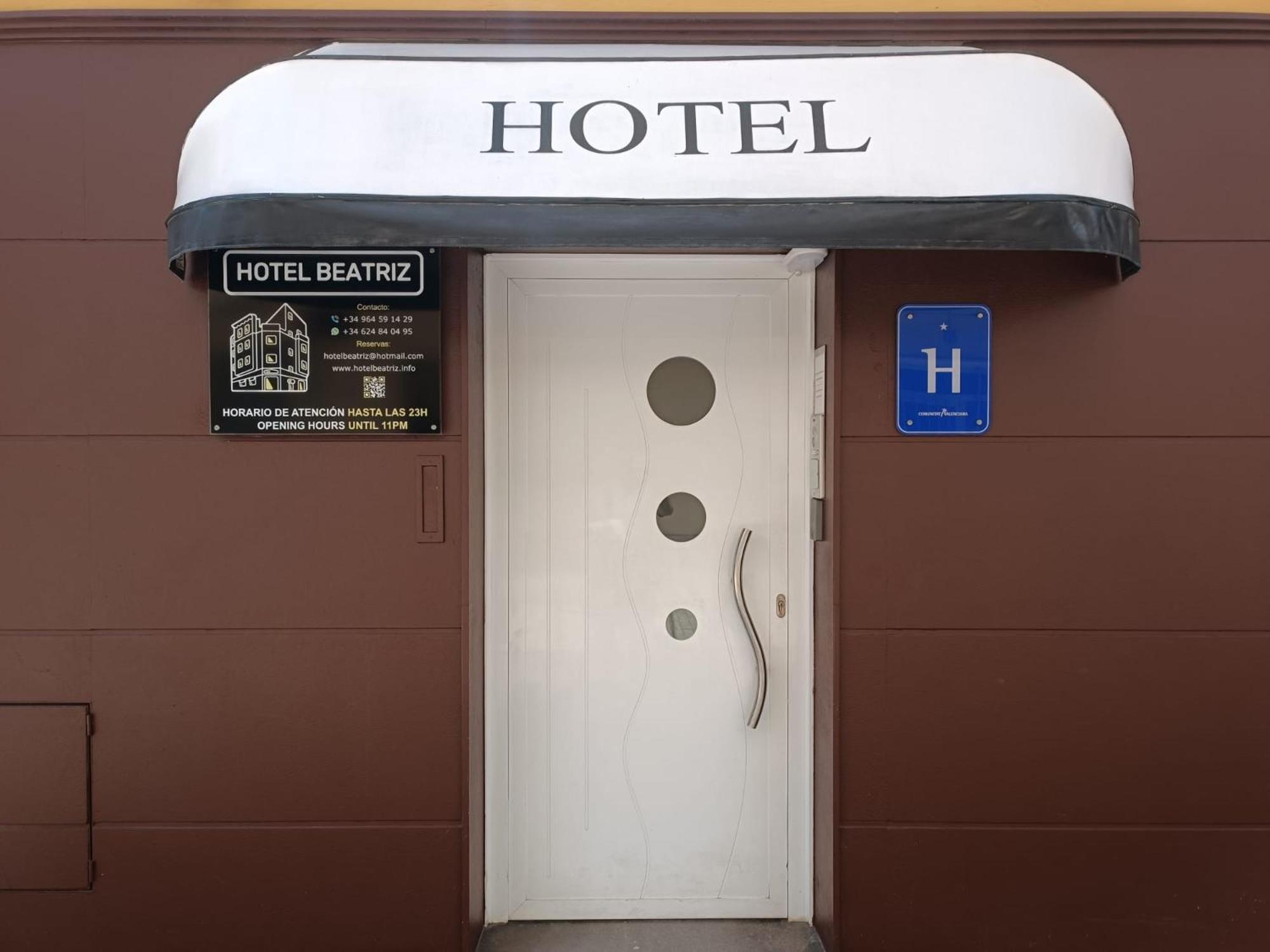 Hotel Beatriz Burriana Bagian luar foto