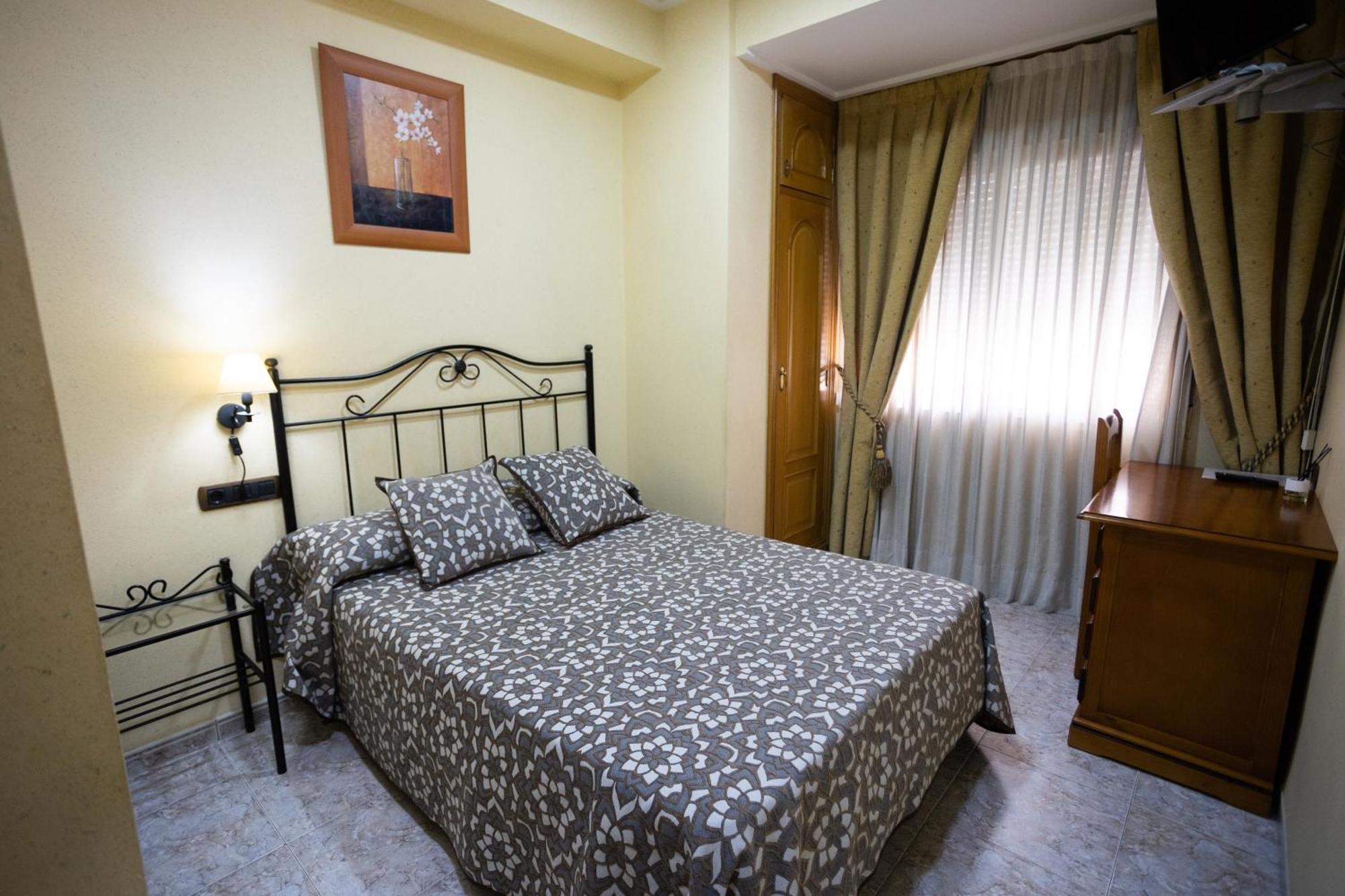 Hotel Beatriz Burriana Bagian luar foto