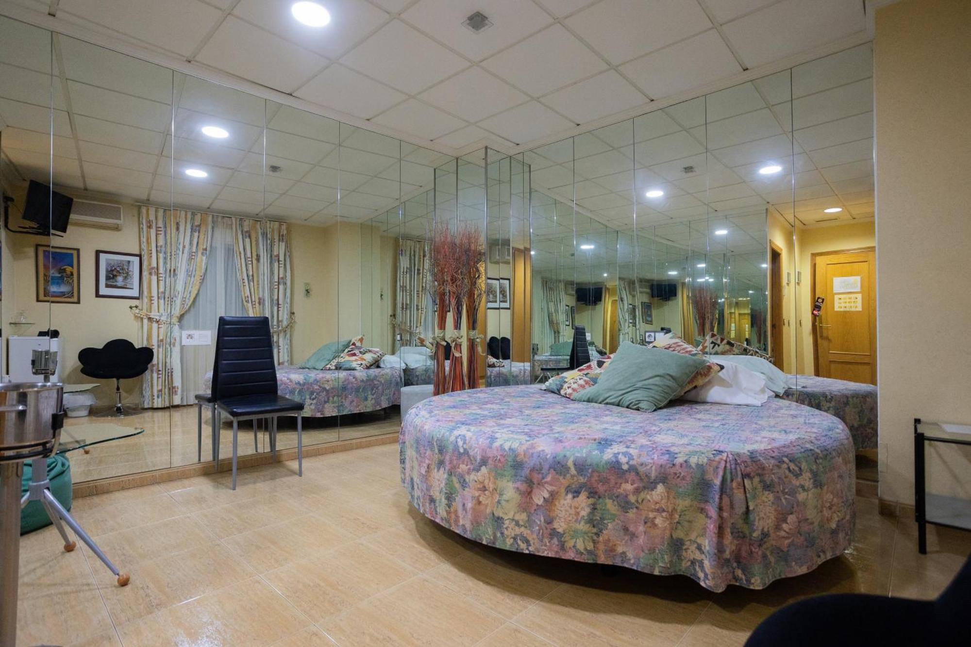 Hotel Beatriz Burriana Bagian luar foto