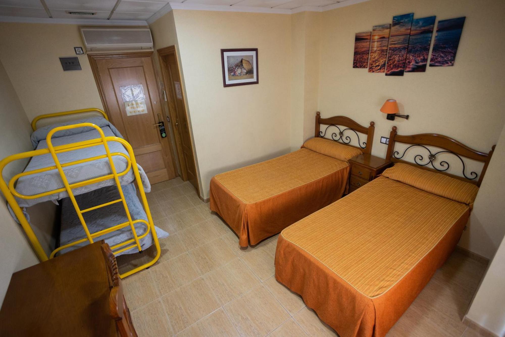 Hotel Beatriz Burriana Bagian luar foto