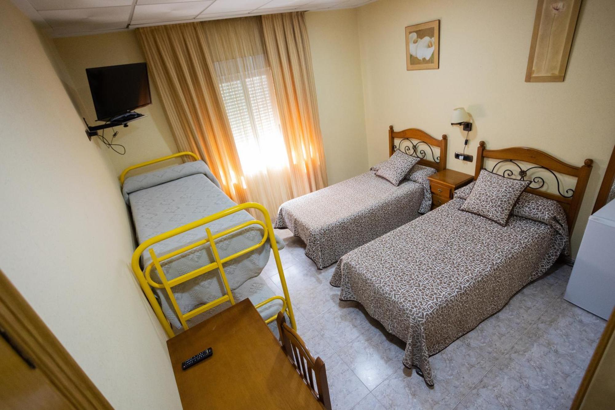 Hotel Beatriz Burriana Bagian luar foto