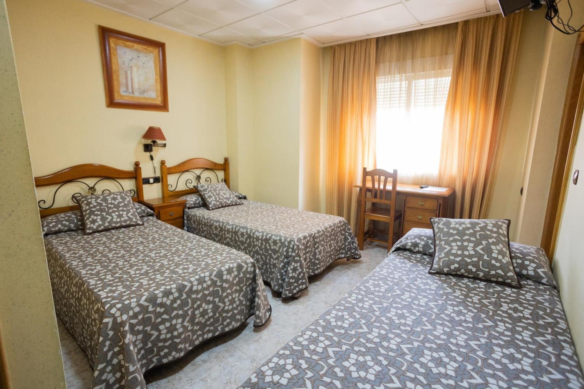 Hotel Beatriz Burriana Bagian luar foto