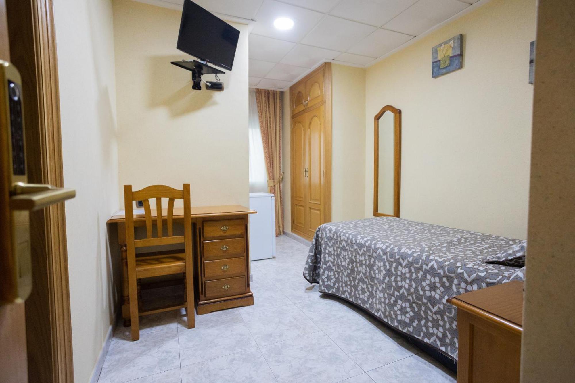 Hotel Beatriz Burriana Bagian luar foto
