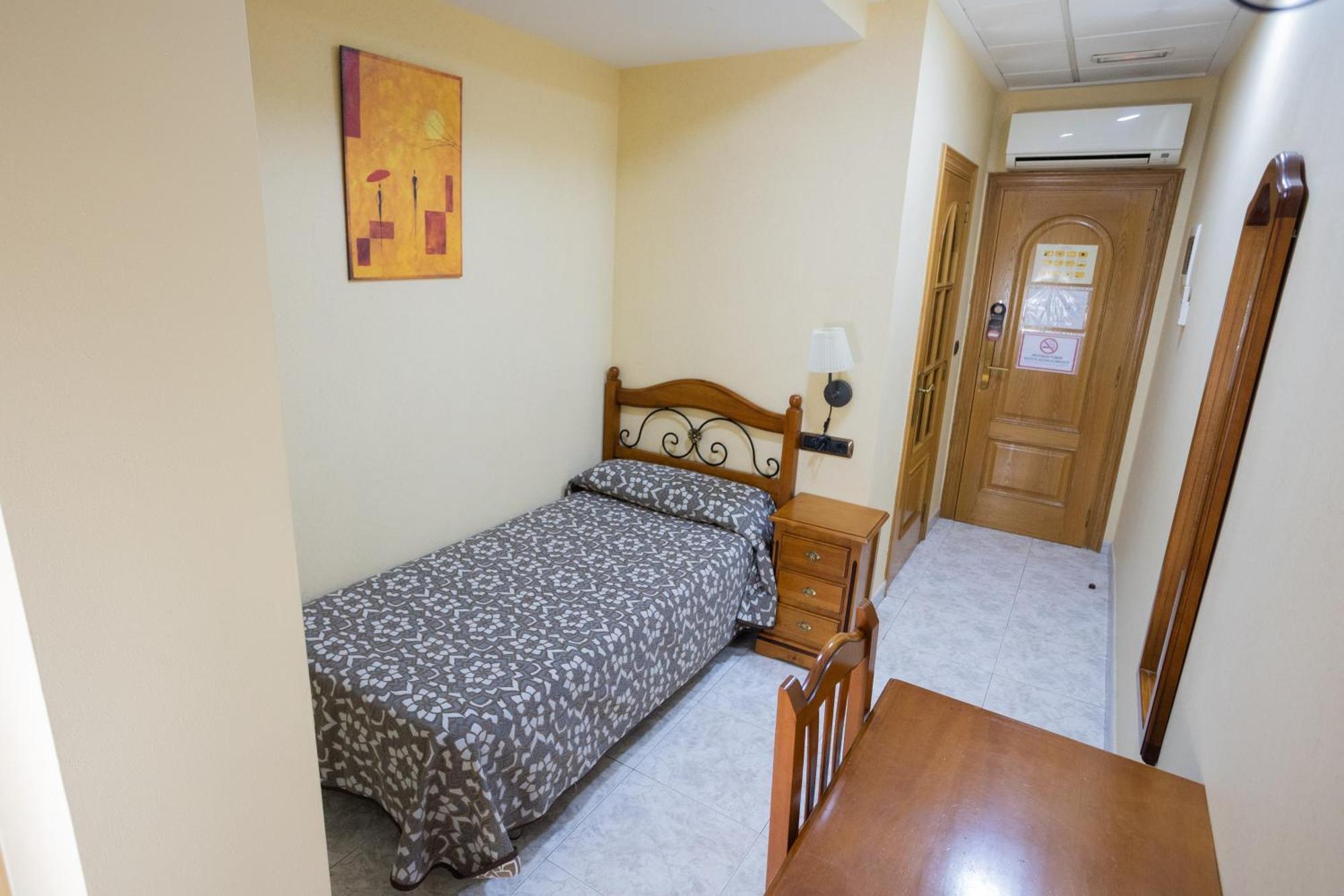 Hotel Beatriz Burriana Bagian luar foto
