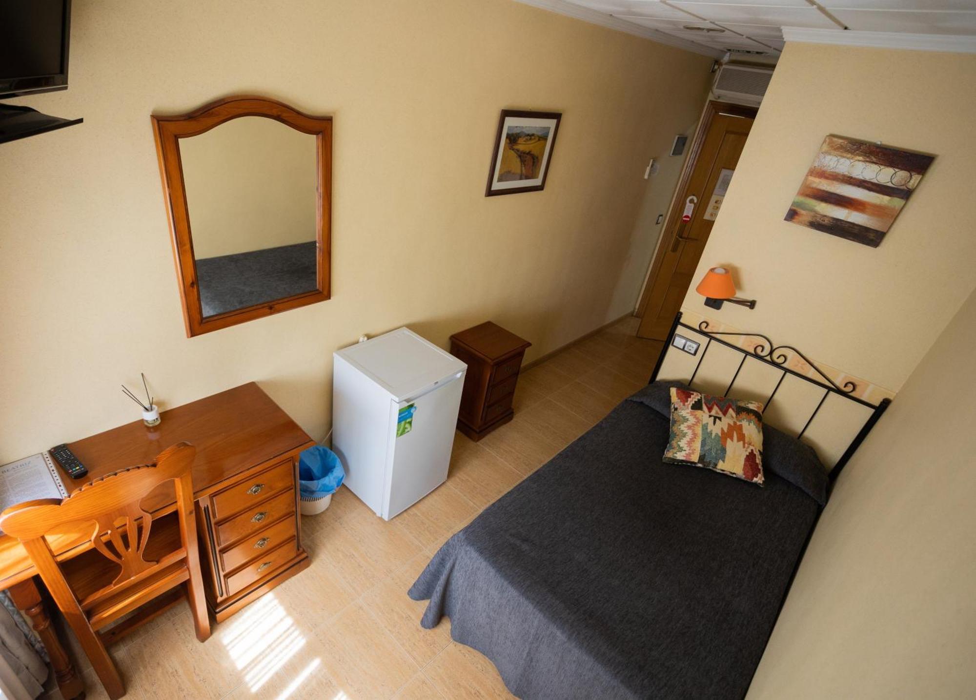 Hotel Beatriz Burriana Bagian luar foto