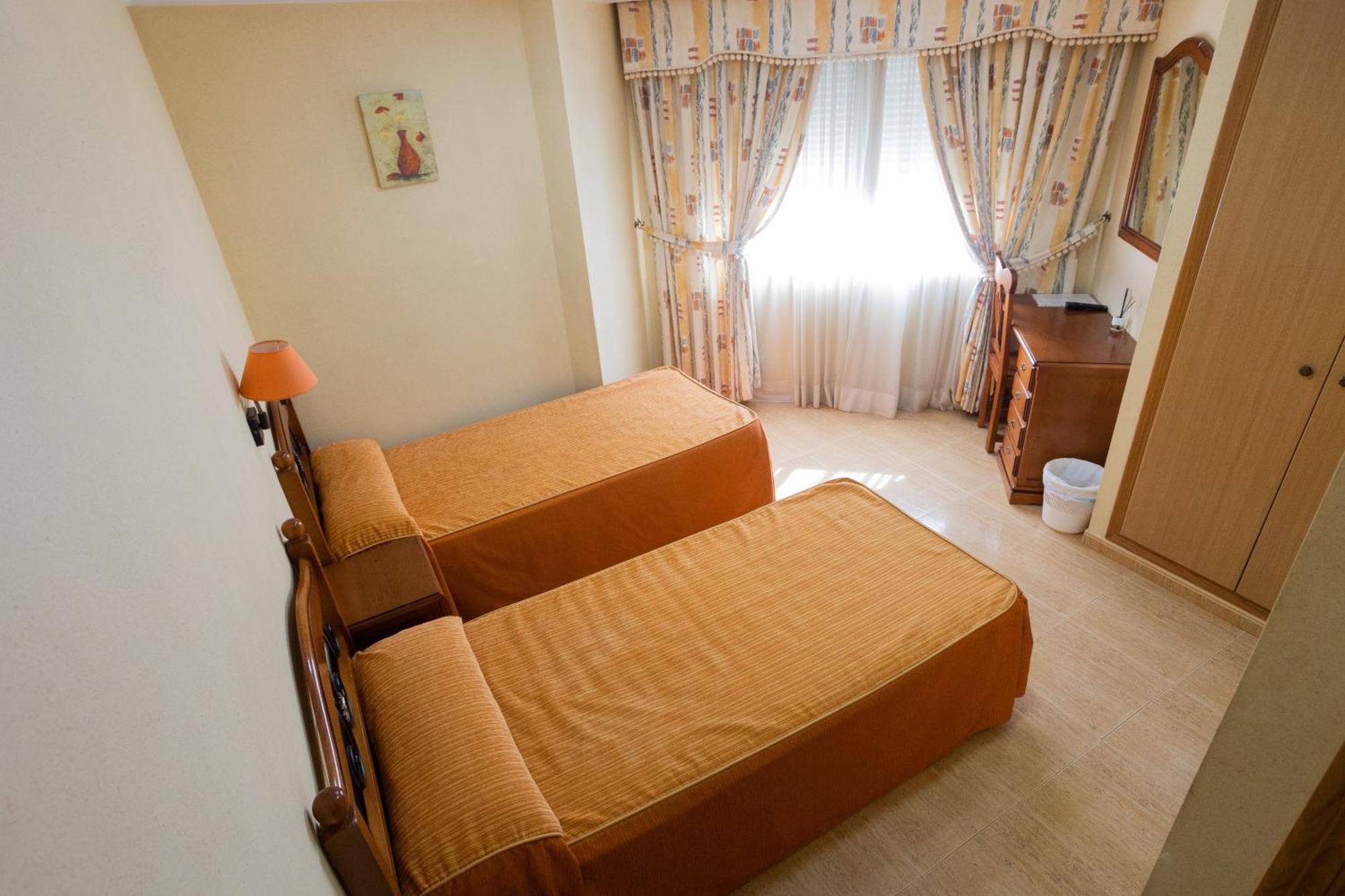 Hotel Beatriz Burriana Bagian luar foto