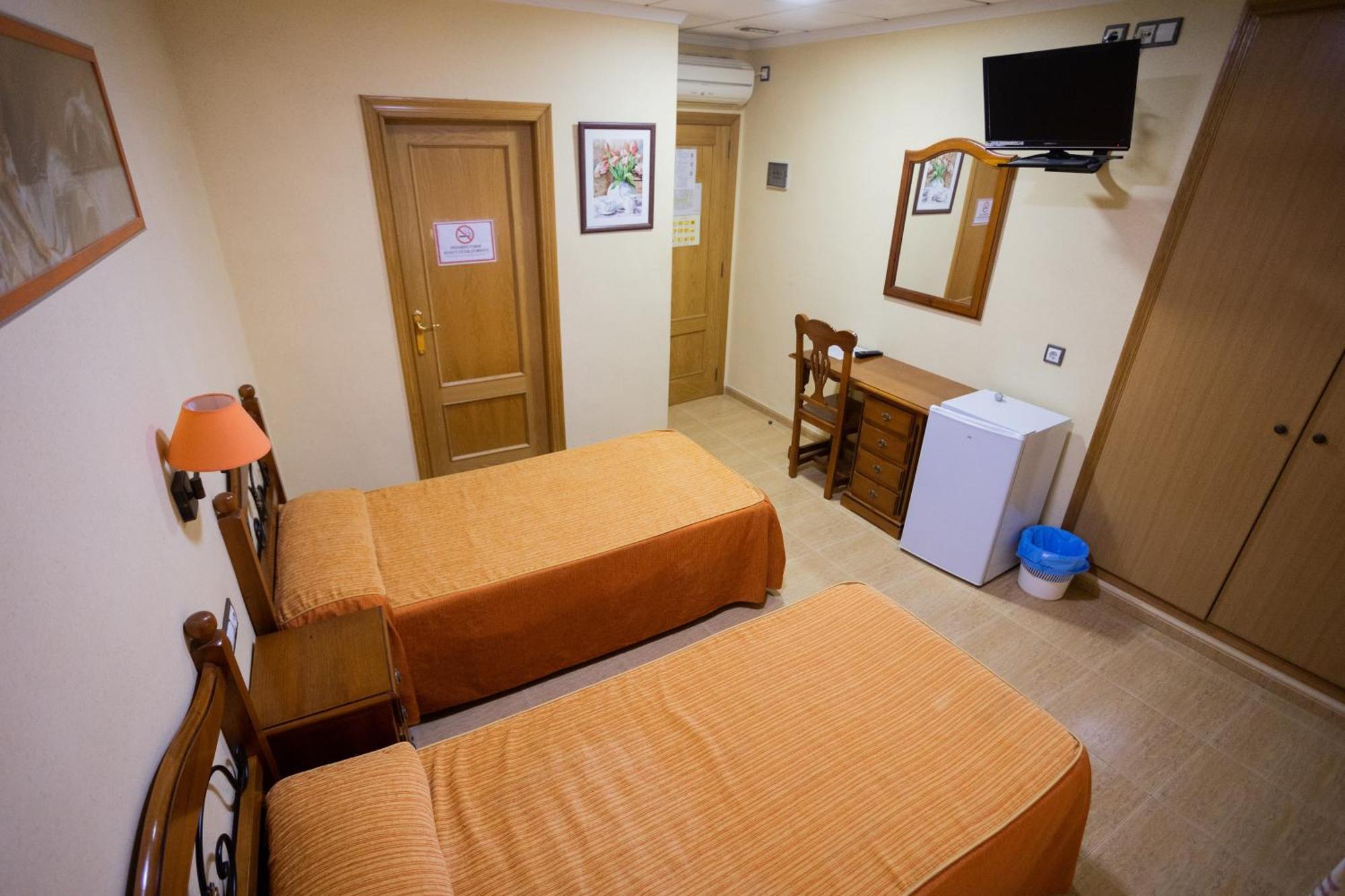 Hotel Beatriz Burriana Bagian luar foto